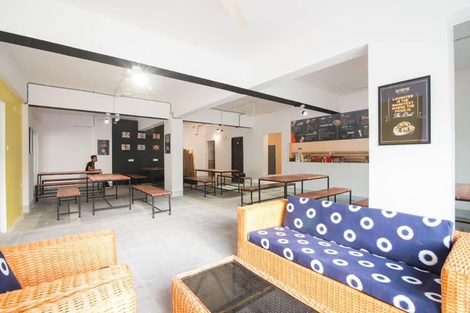 Buzz Quarter Hyderabad Exterior foto